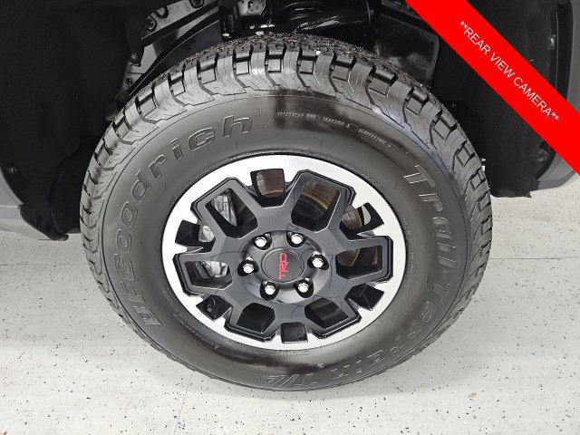 Certified 2025 Toyota Tacoma TRD Off-Road AWD/4WD image 9