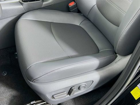 New 2025 Toyota RAV4 Limited image 18