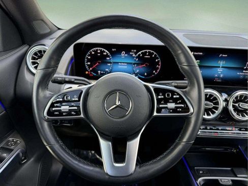 Used 2023 Mercedes-Benz GLB 250 4MATIC image 12