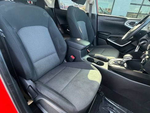 Used 2020 Kia Soul LX FWD image 16