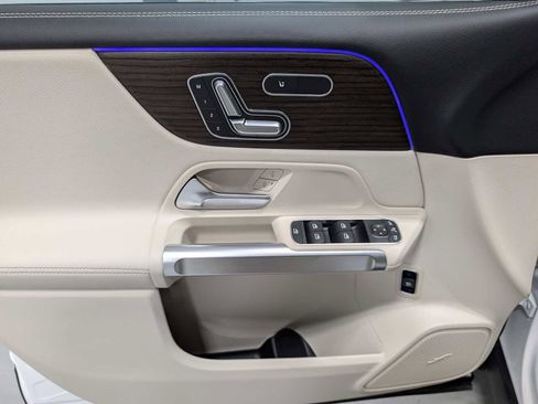 New 2026 Mercedes-Benz GLB 250 4MATIC image 33