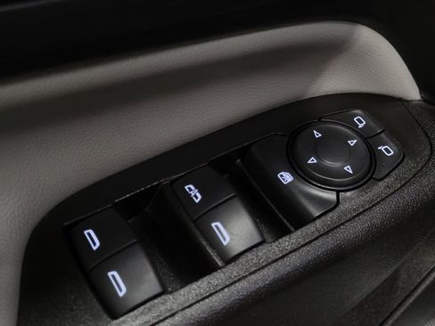 Used 2024 Chevrolet Equinox LS image 27