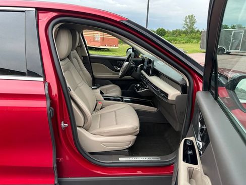Used 2023 Lincoln Corsair AWD w/ Equipment Group 101A image 28