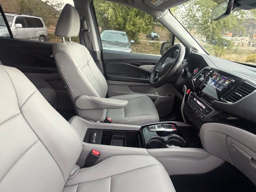 Used 2022 Honda Pilot Touring image 12