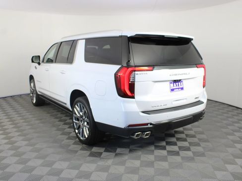 New 2026 GMC Yukon XL Denali Ultimate AWD/4WD image 31