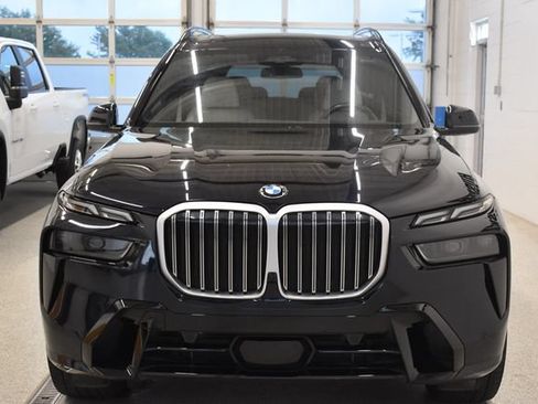 Used 2024 BMW X7 xDrive40i w/ M Sport Package AWD/4WD image 3