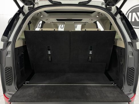 Used 2018 Land Rover Discovery HSE image 27