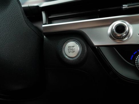 Used 2025 Kia Telluride S AWD/4WD image 30