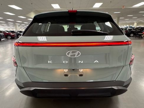 Used 2024 Hyundai Kona SE FWD image 6