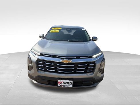 Used 2025 Chevrolet Equinox LT AWD/4WD image 3