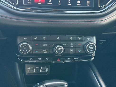 Used 2024 Dodge Durango GT image 19
