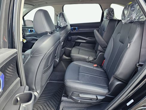 Used 2025 Kia Sorento EX w/ Panoramic Sunroof Package FWD image 26