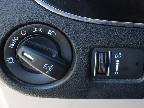 Used 2020 Dodge Grand Caravan SXT image 20