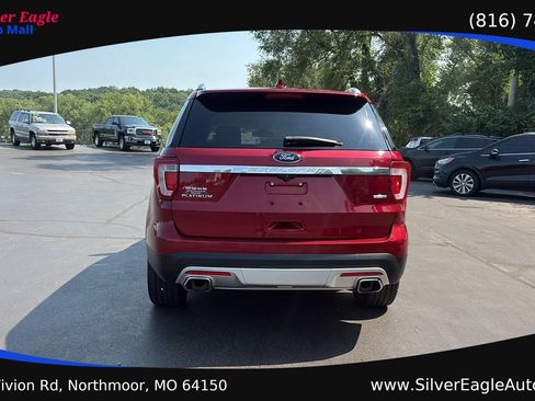 Used 2017 Ford Explorer Platinum AWD/4WD image 4