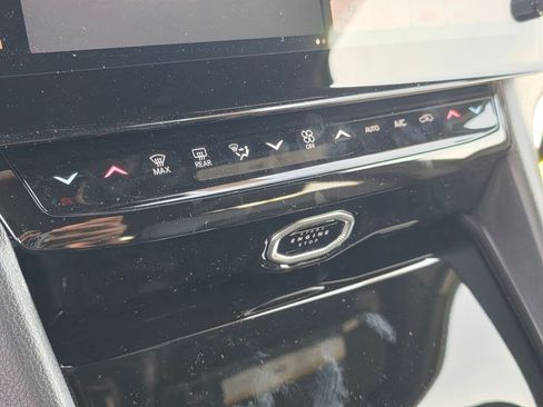 New 2026 Jeep Grand Cherokee Altitude RWD image 17