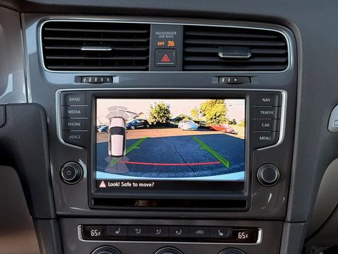 Used 2016 Volkswagen e-Golf SEL Premium FWD image 16