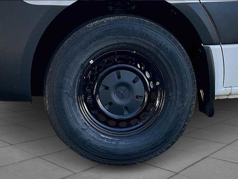 New 2025 Mercedes-Benz Sprinter 2500 image 17