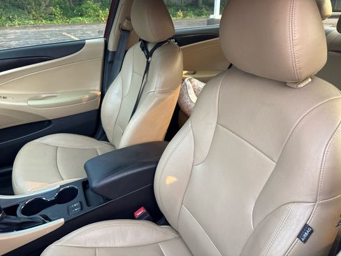 Used 2012 Hyundai Sonata Limited w/ Navigation Pkg FWD image 8
