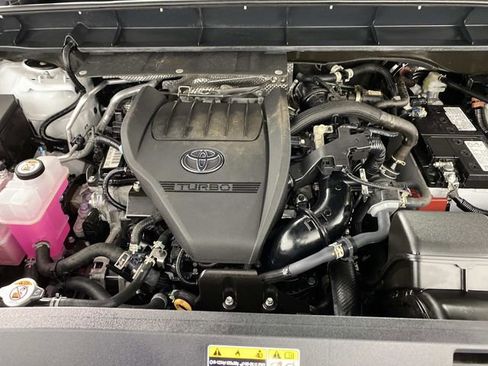 Used 2025 Toyota Highlander Platinum AWD/4WD image 31