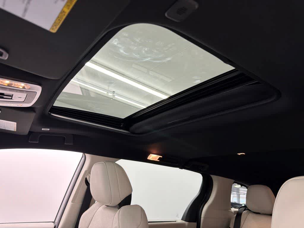 Certified 2026 Toyota Sienna Limited FWD image 25