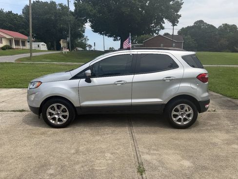 Used 2021 Ford EcoSport SE FWD image 4
