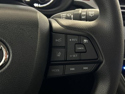 New 2026 Toyota Sienna LE FWD image 28