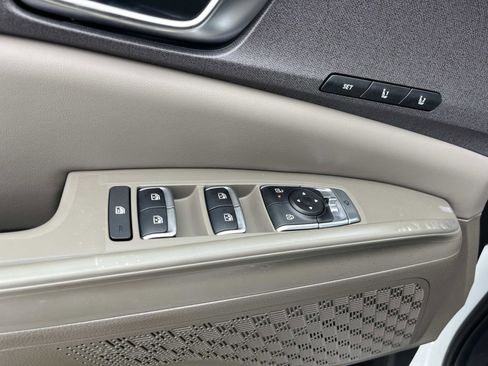New 2026 Kia Carnival EX FWD image 23