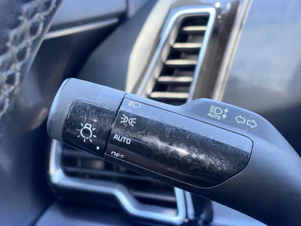 Used 2023 Kia Sportage EX AWD/4WD image 12