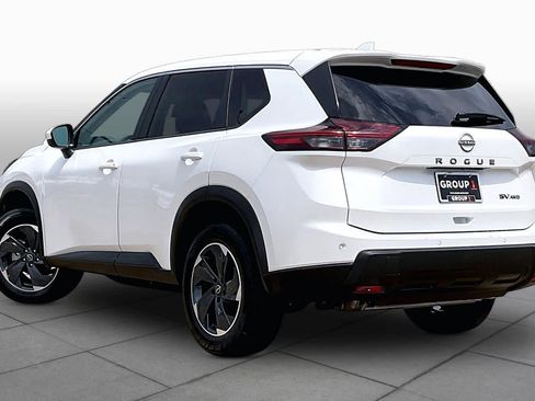 Used 2024 Nissan Rogue SV AWD/4WD image 9