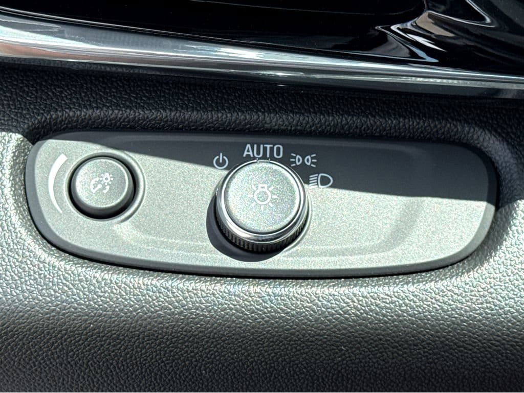 New 2026 Buick Envista Sport Touring w/ Convenience I Package FWD image 10
