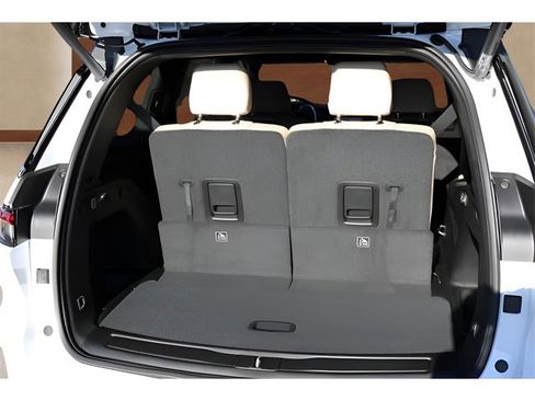 New 2025 Jeep Grand Cherokee L Limited image 18