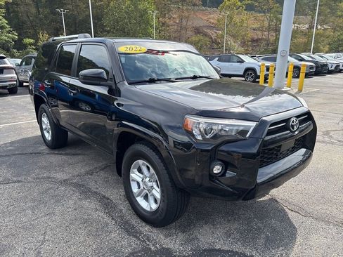 Used 2021 Toyota 4Runner SR5 image 7