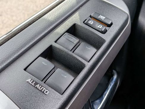 Used 2022 Toyota 4Runner Limited AWD/4WD image 26