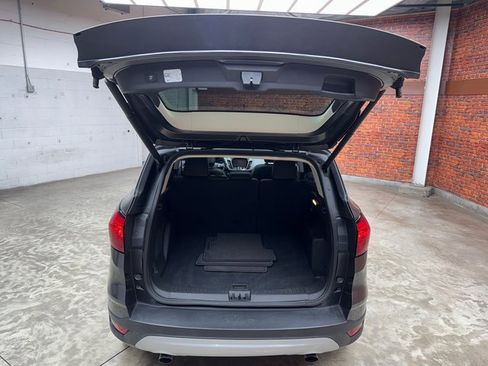 Used 2019 Ford Escape Titanium image 25