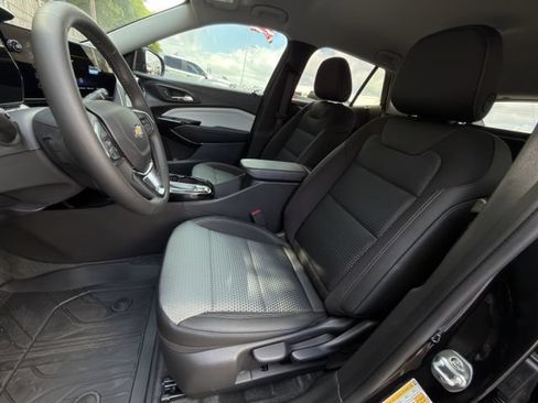 New 2026 Chevrolet Trax LT w/ Driver Confidence Package FWD image 18