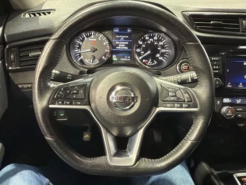 Used 2019 Nissan Rogue SV AWD/4WD image 10
