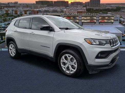 Used 2019 Jeep Compass Limited AWD/4WD image 1