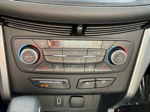 Used 2019 Ford Escape SE FWD image 15
