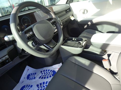 New 2026 Hyundai Ioniq 5 SEL image 11