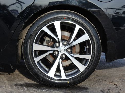 Used 2017 Nissan Maxima Platinum image 24