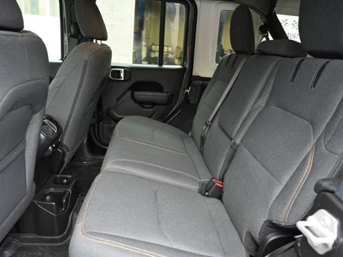 Used 2024 Jeep Wrangler Unlimited AWD/4WD image 20