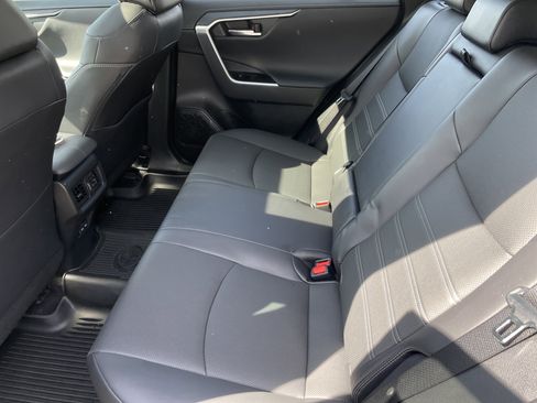 Used 2023 Toyota RAV4 Limited image 32