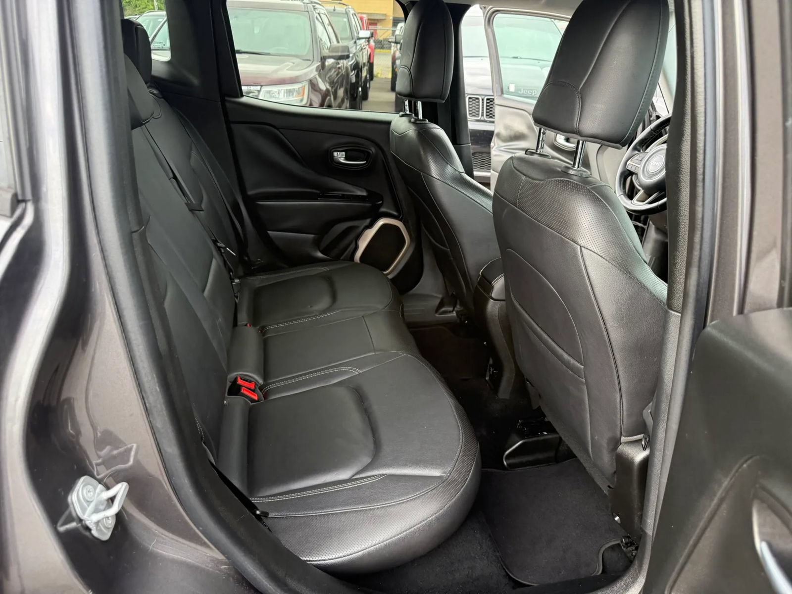 Used 2017 Jeep Renegade Limited FWD image 12