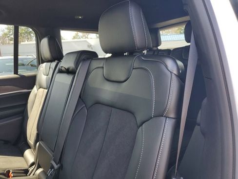 New 2026 Jeep Grand Cherokee L 2WD image 13
