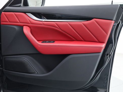 Certified 2022 Maserati Levante GT image 10