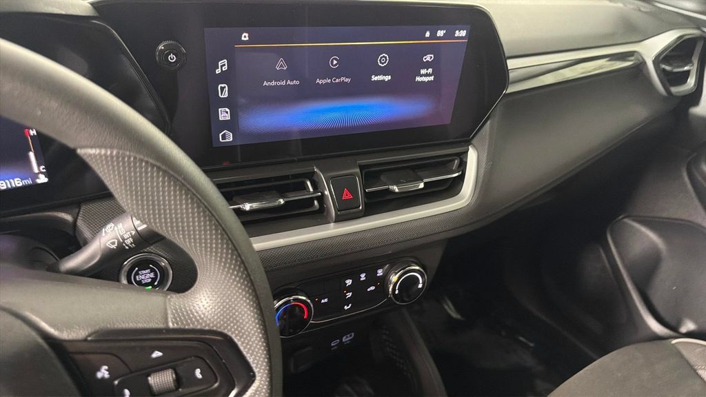 Used 2025 Chevrolet TrailBlazer LS w/ LS Convenience Package FWD image 21