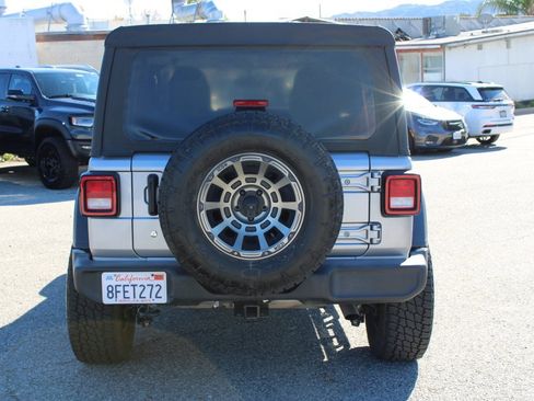 Used 2018 Jeep Wrangler Unlimited Sport S image 5