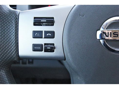 Used 2021 Nissan Frontier SV image 11