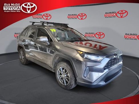 Used 2019 Toyota RAV4 LE w/ Carpet Mat Package image 1