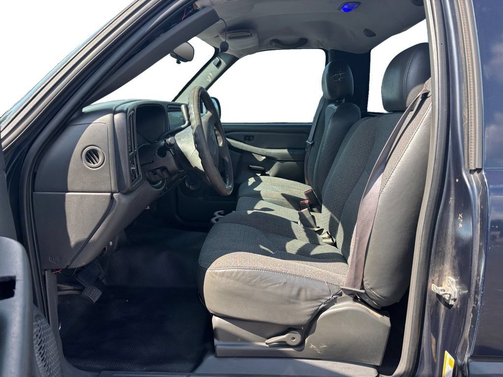 Used 2007 Chevrolet Silverado 1500 W/T RWD image 14